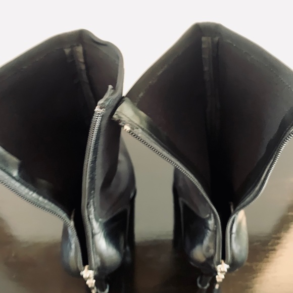 DKNY CITY BOOTIES - Picture 10 of 11